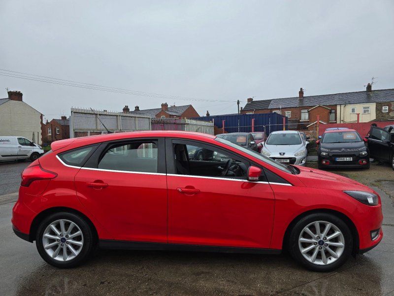 FORD FOCUS