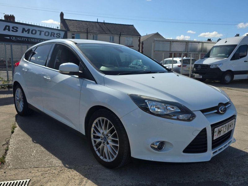 FORD FOCUS 1.0T EcoBoost Zetec Euro 5 (s/s) 5dr